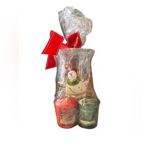 Yankee Candle Festive Set with Red and Green Candles